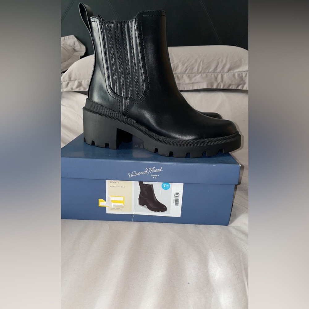 Brand New Women's Boot